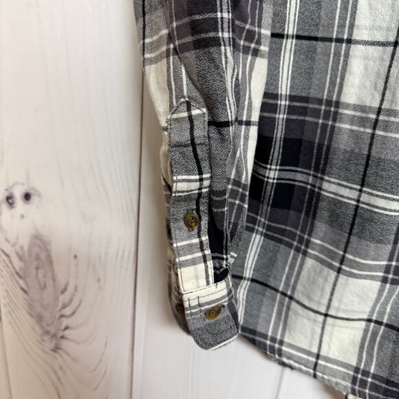 Carhartt Women’s Convertible Plaid Shirt Medium Black White EUC - Picture 4 of 12